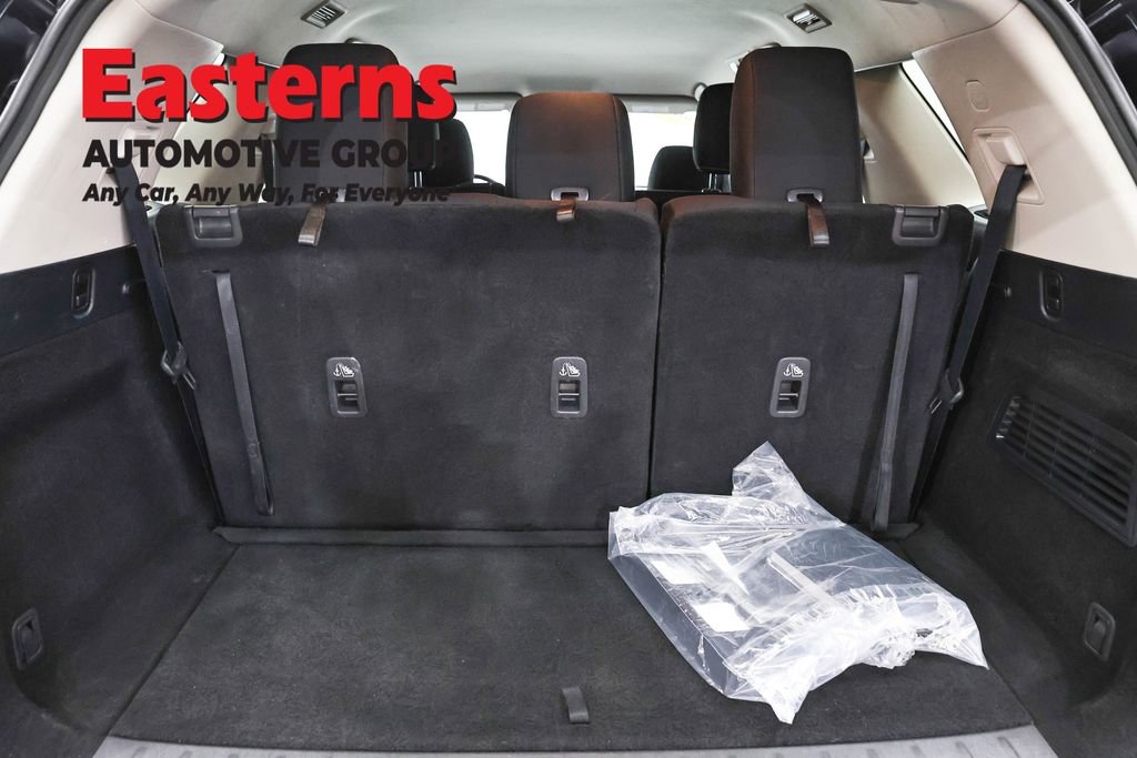 Used 2024 Nissan Pathfinder SV image 9