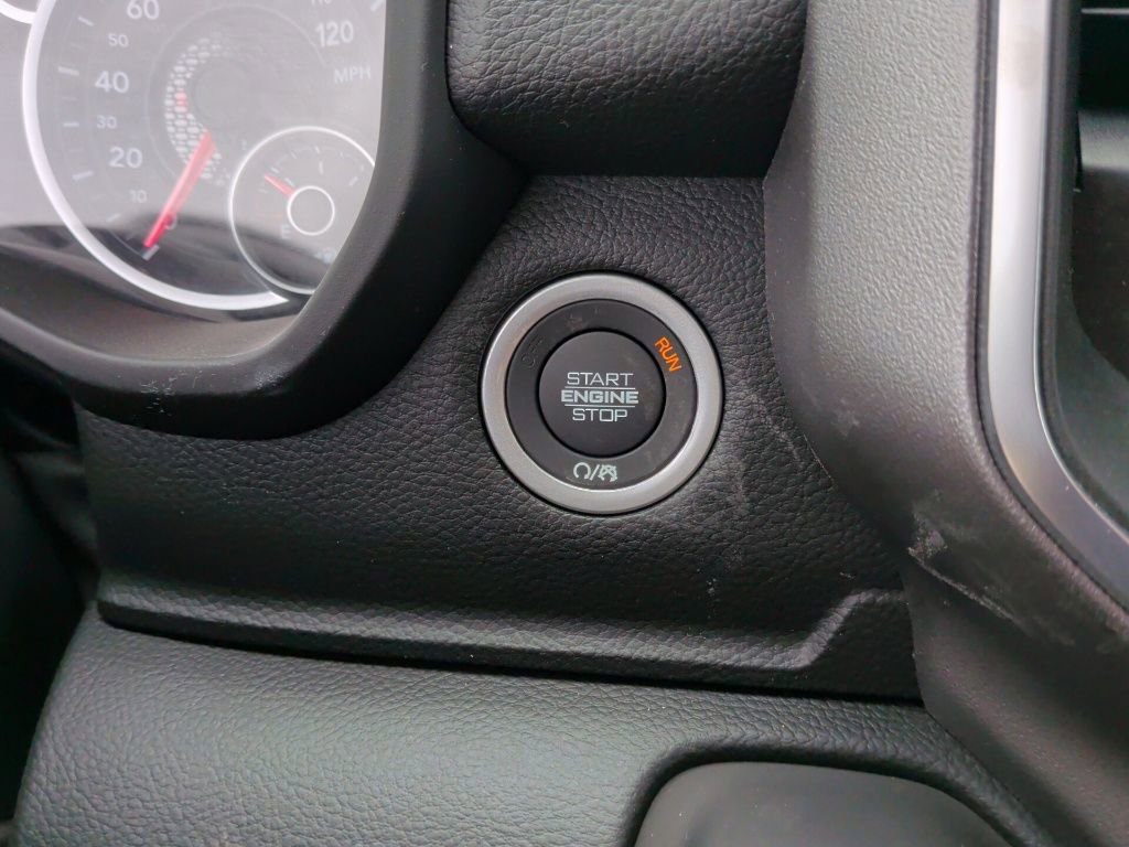 New 2026 RAM 1500 4x4 Crew Cab image 25