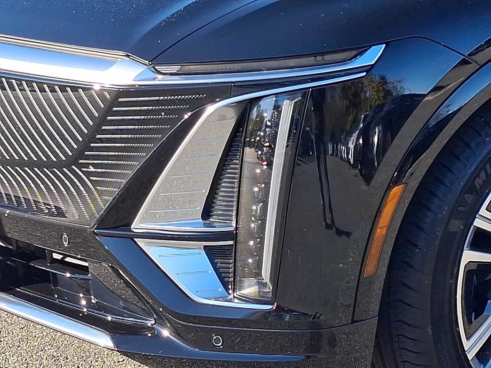 Used 2026 Cadillac Lyriq Luxury AWD/4WD image 9