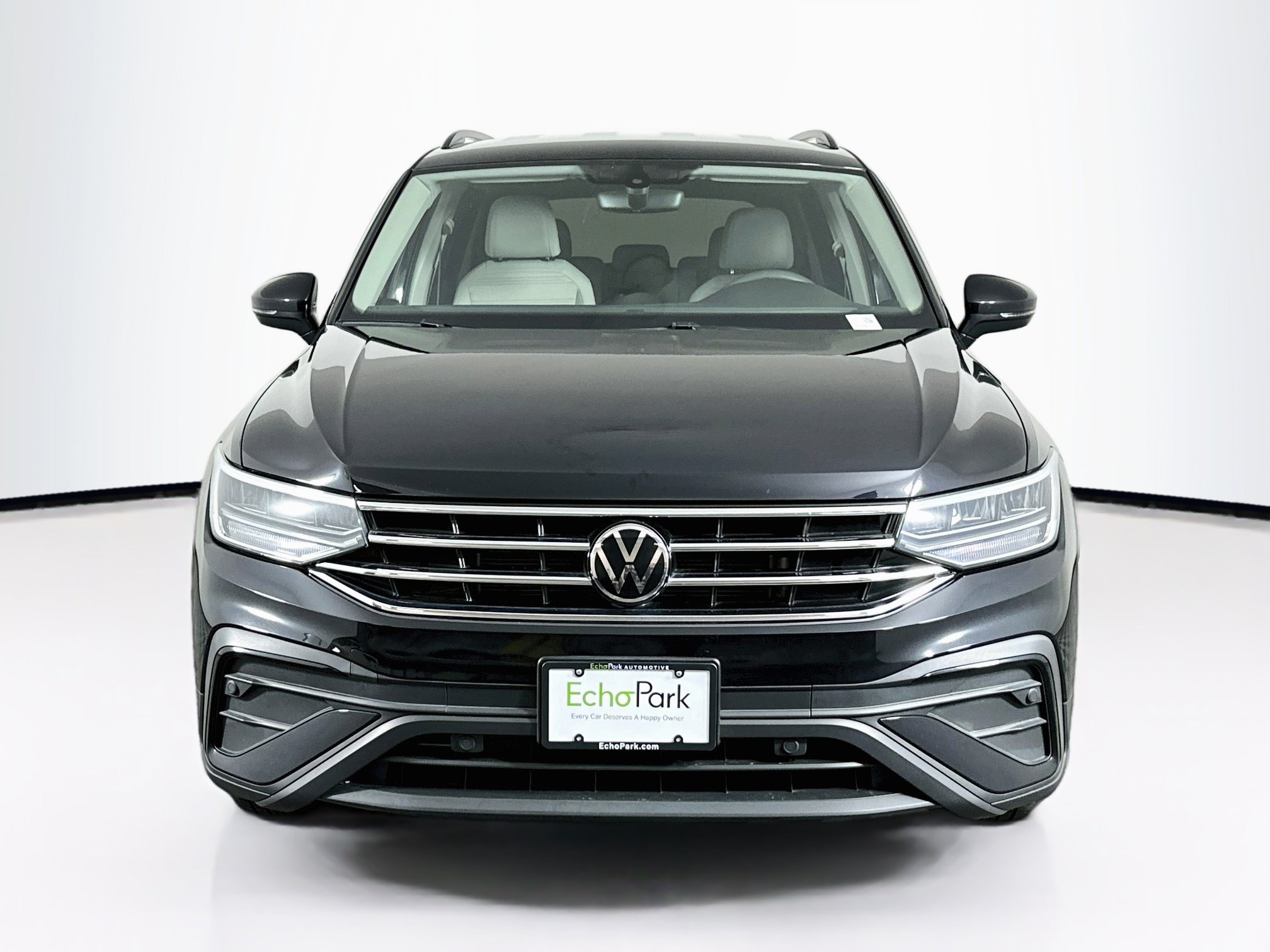 Used 2023 Volkswagen Tiguan S FWD image 2