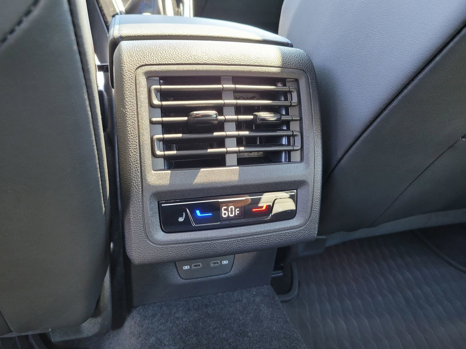 Used 2024 Volkswagen Golf R 2.0T image 14