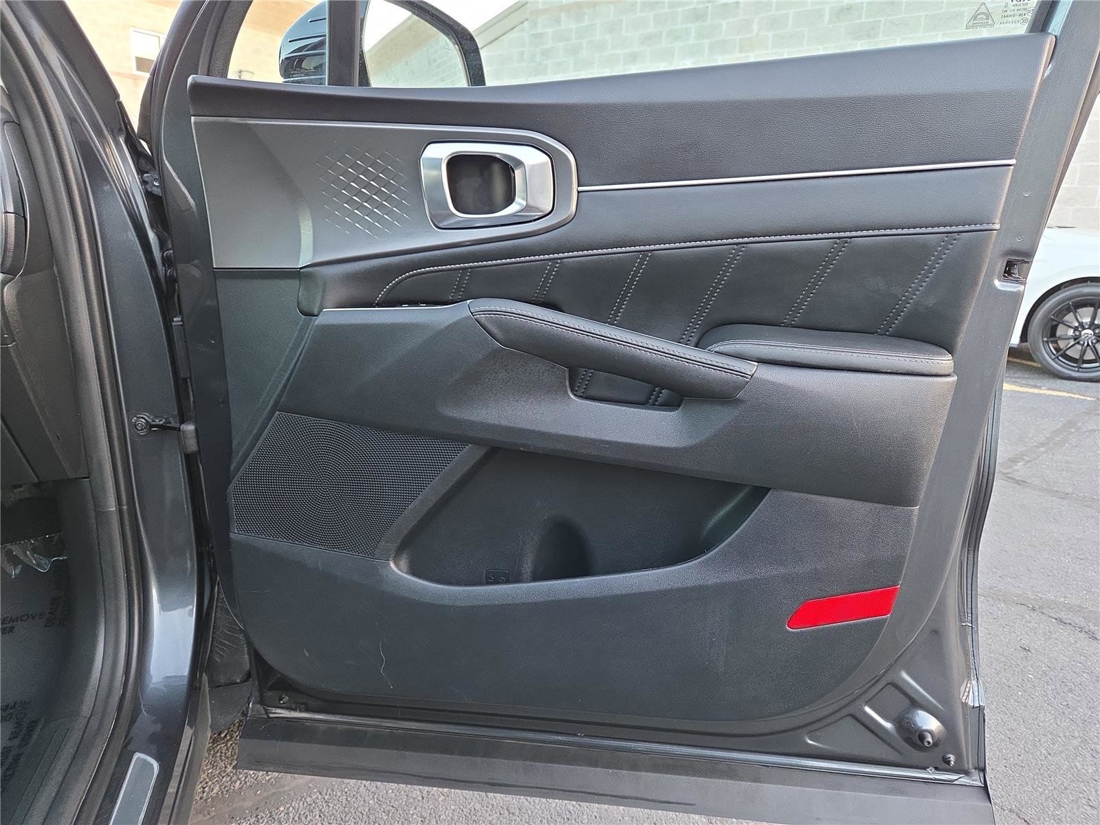 Certified 2023 Kia Sorento SX image 27