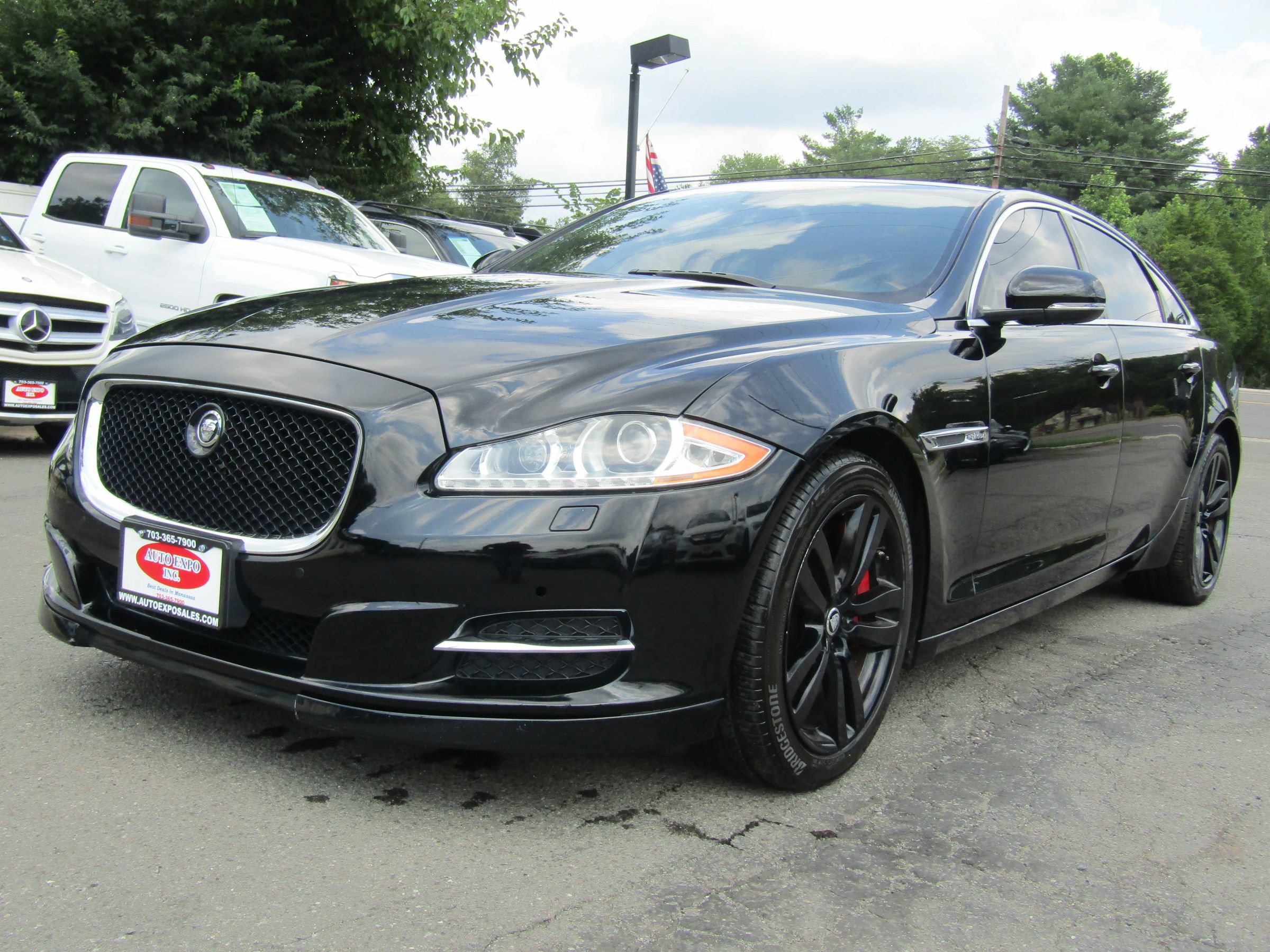 Used 2013 Jaguar XJ L Supersport RWD image 3