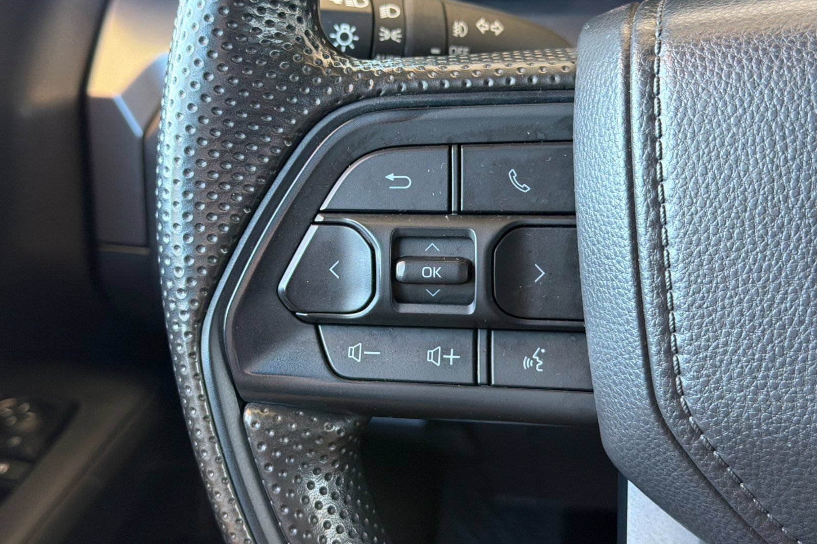 Certified 2024 Toyota Tacoma SR5 AWD/4WD image 28