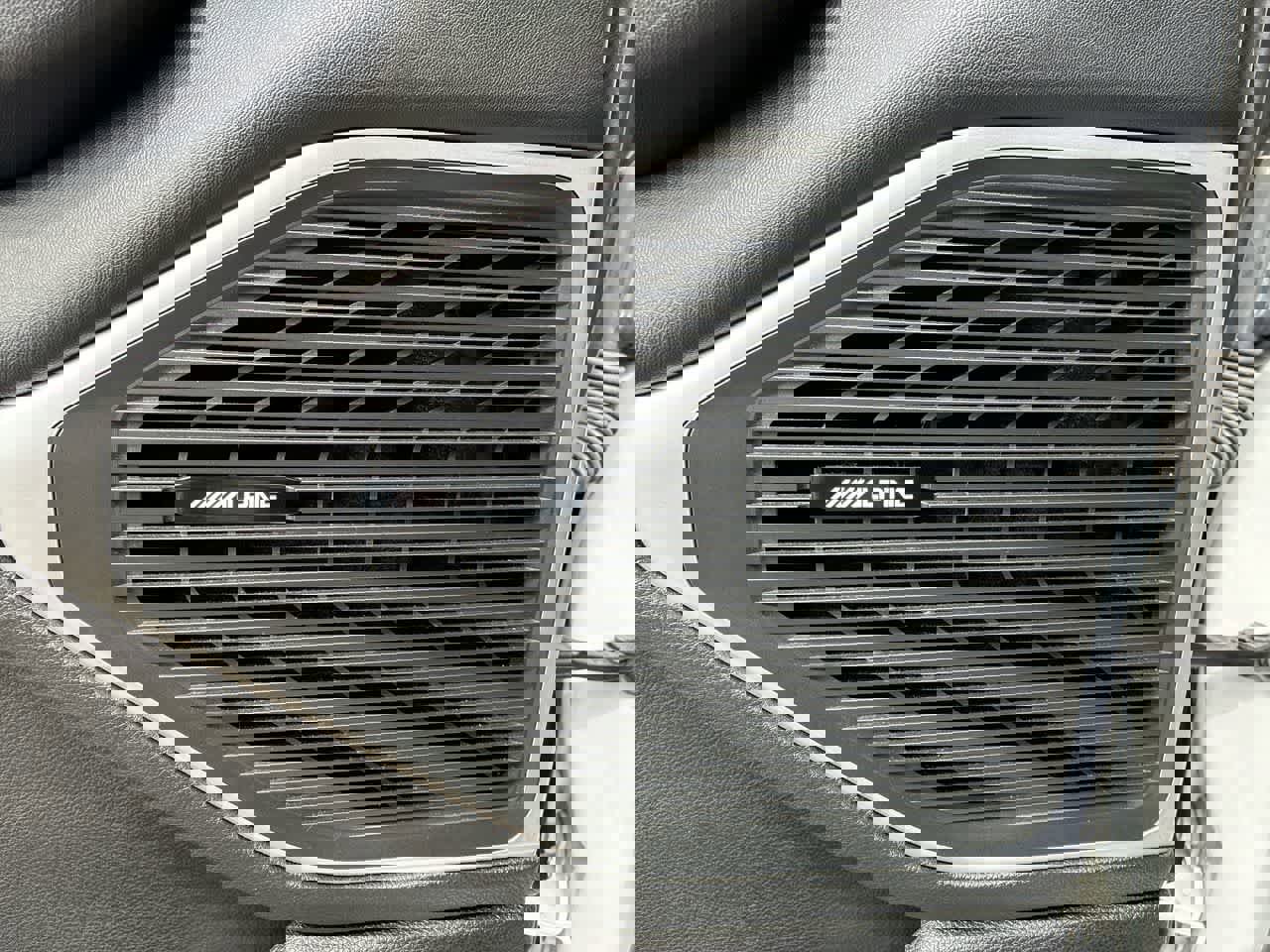 Used 2024 Jeep Wagoneer Series II w/ Flexible Seating Group image 24