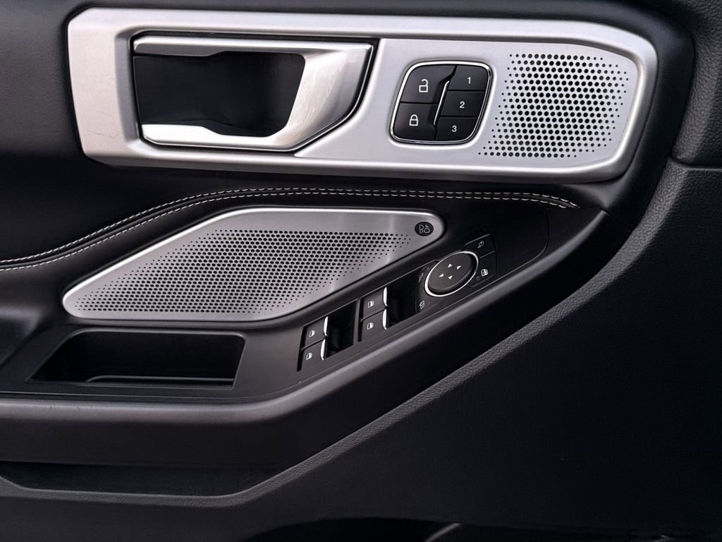 Used 2020 Ford Explorer ST w/ ST Street Pack image 15