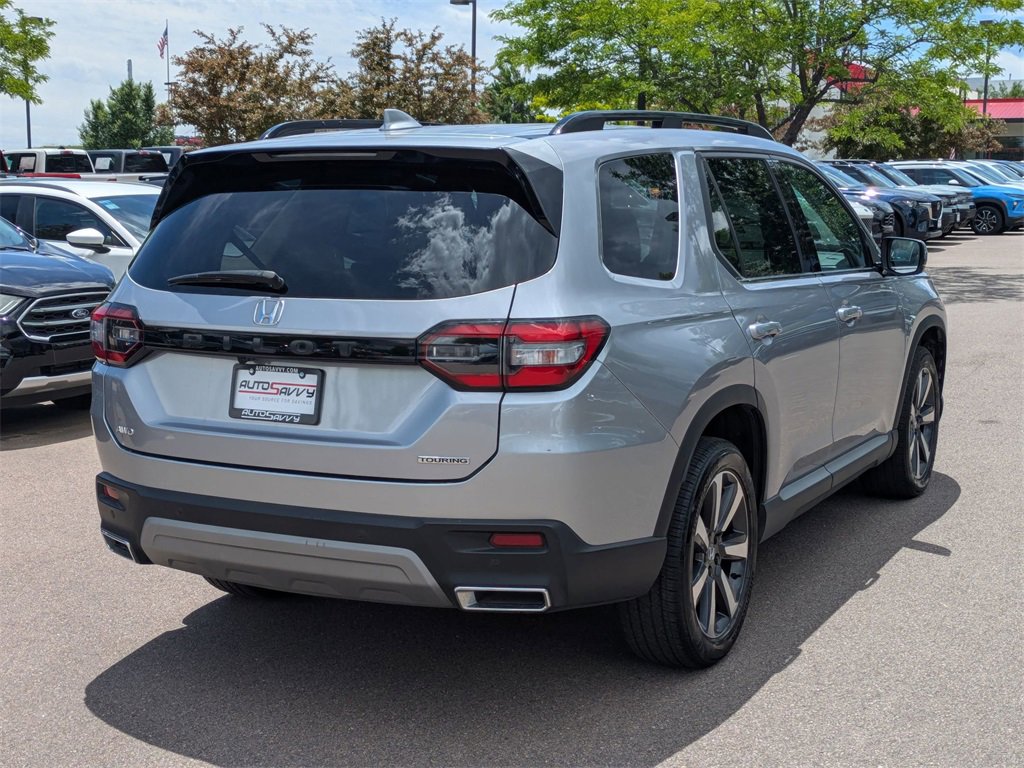 Used 2024 Honda Pilot Touring image 3