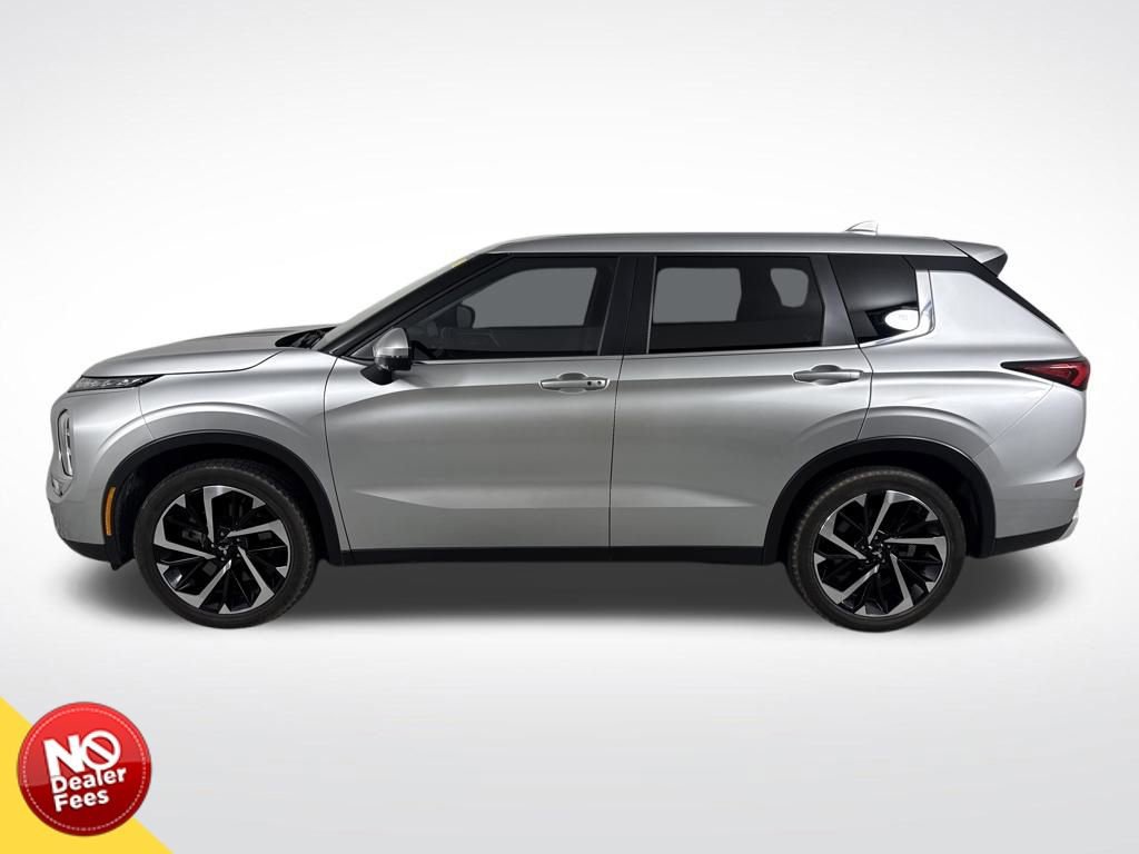 Used 2022 Mitsubishi Outlander SE image 6