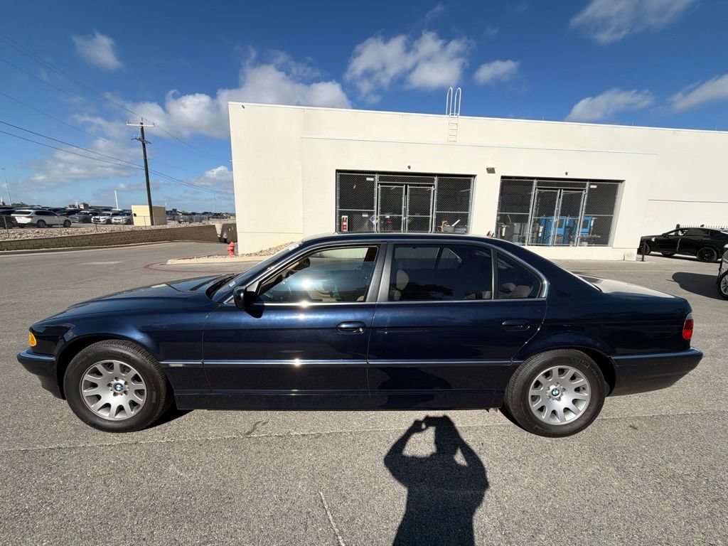 Used 2001 BMW 740iL RWD image 2
