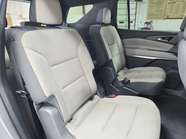 Used 2025 Chevrolet Traverse LT FWD image 45