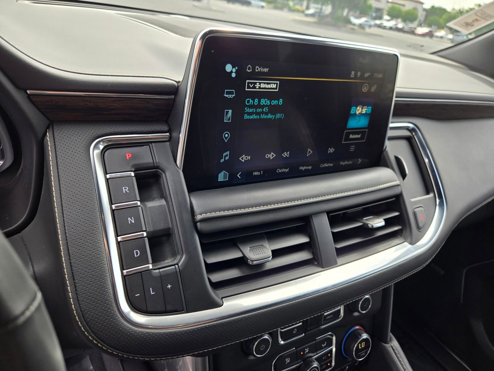 Used 2023 Chevrolet Suburban Premier AWD/4WD image 16