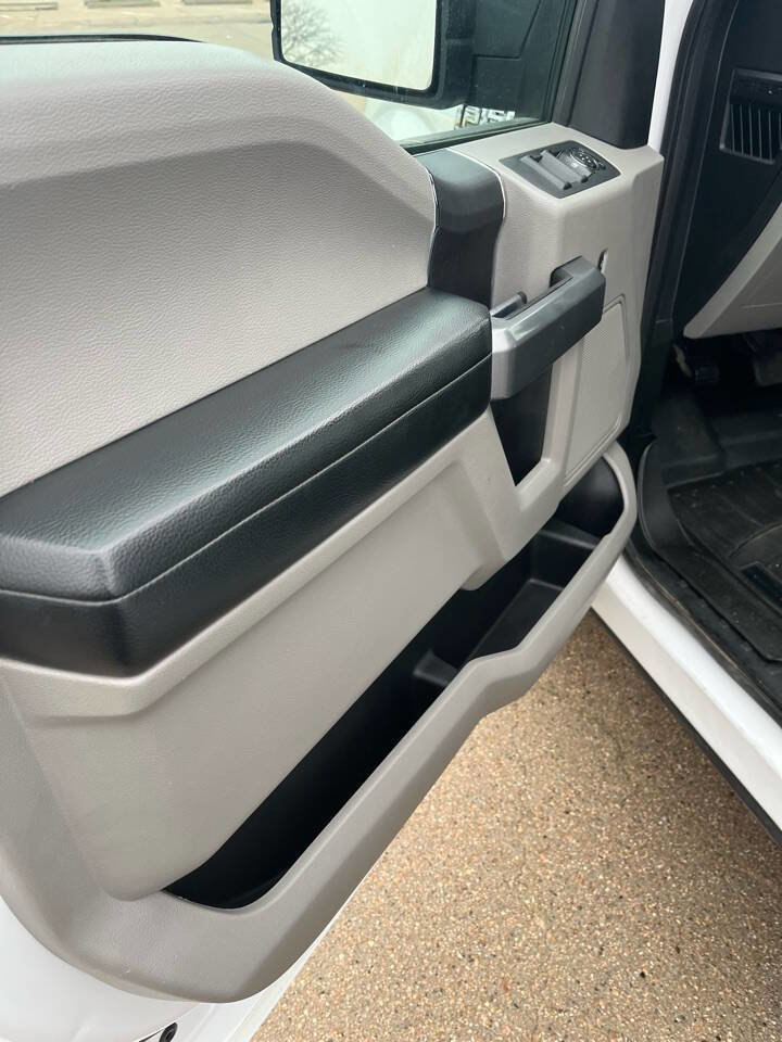 Used 2016 Ford F150 XLT w/ Trailer Tow Package image 14