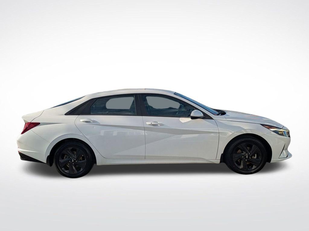 Used 2022 Hyundai Elantra SEL image 5