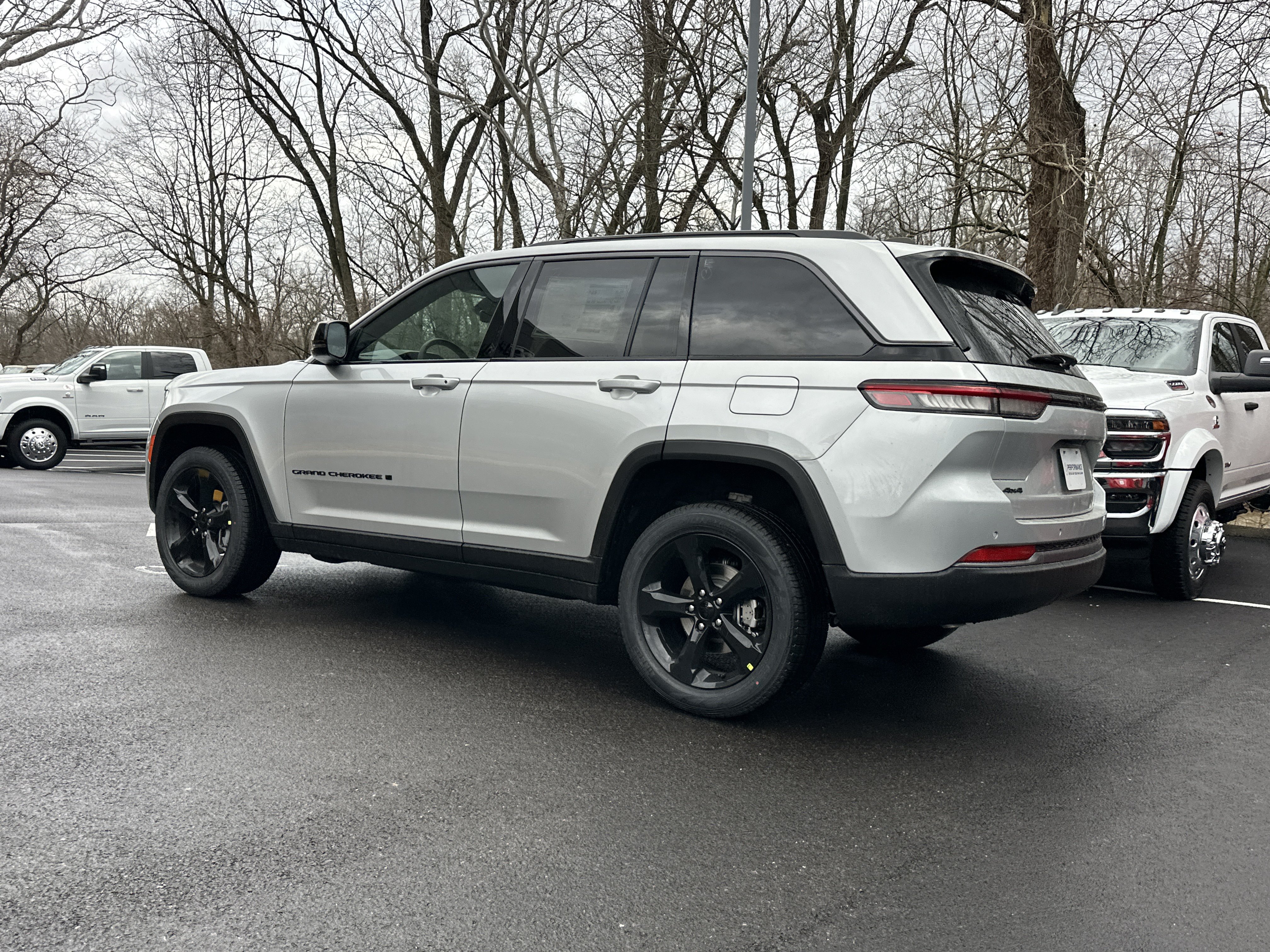 New 2026 Jeep Grand Cherokee Limited w/ Limited Altitude Package AWD/4WD image 25