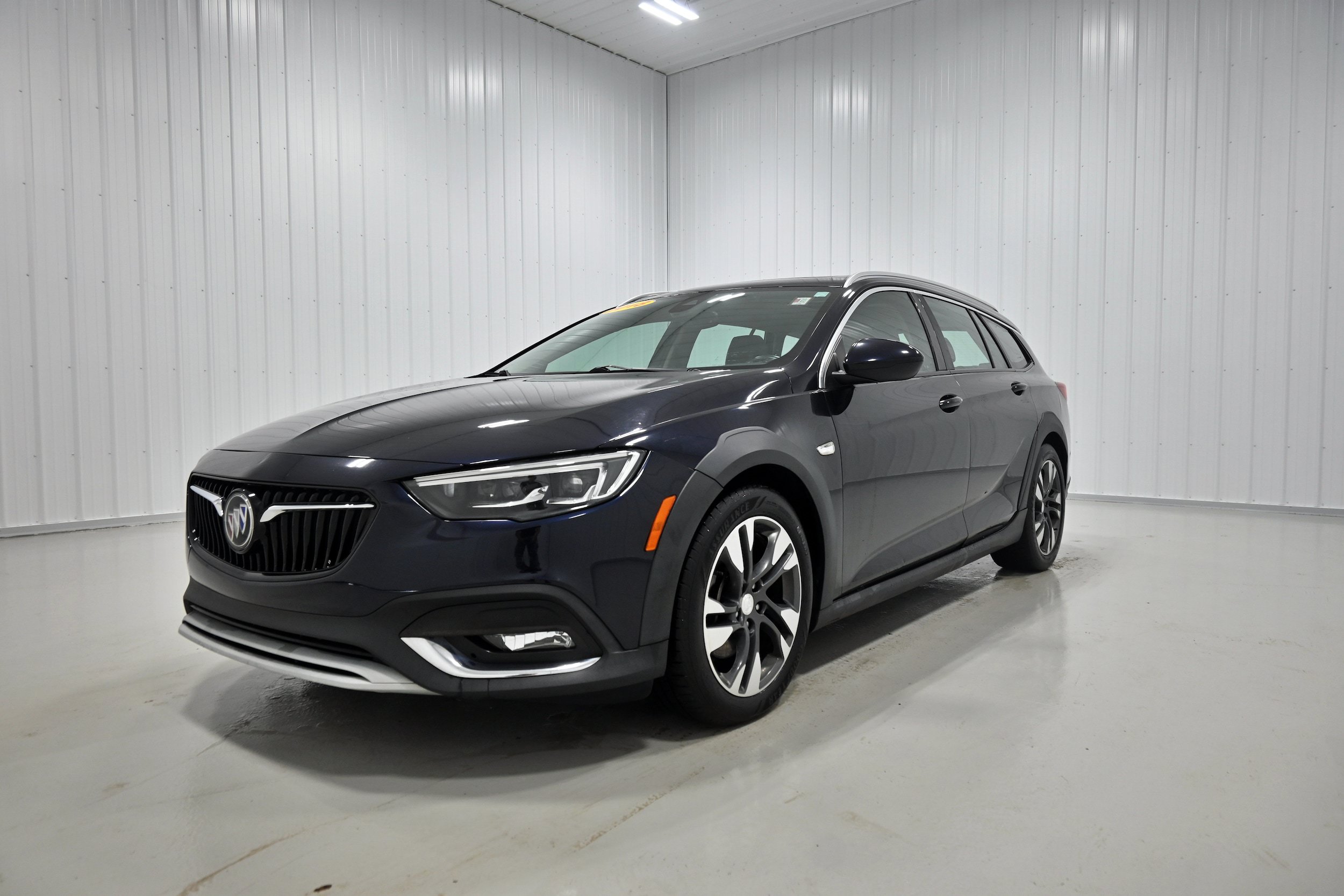 Used 2018 Buick Regal Essence w/ Driver Confidence Package #1 AWD/4WD image 23
