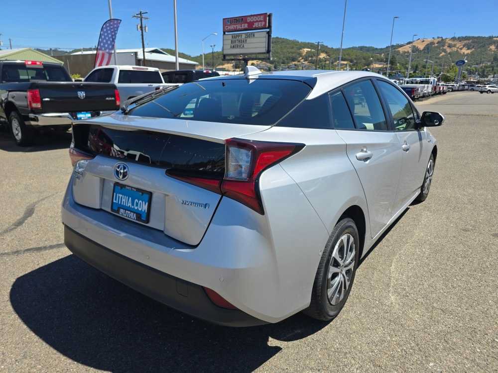 Used 2020 Toyota Prius LE AWD/4WD image 5