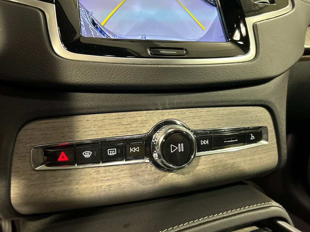 Certified 2024 Volvo XC90 T8 Ultimate w/ Protection Package Premier AWD/4WD image 18