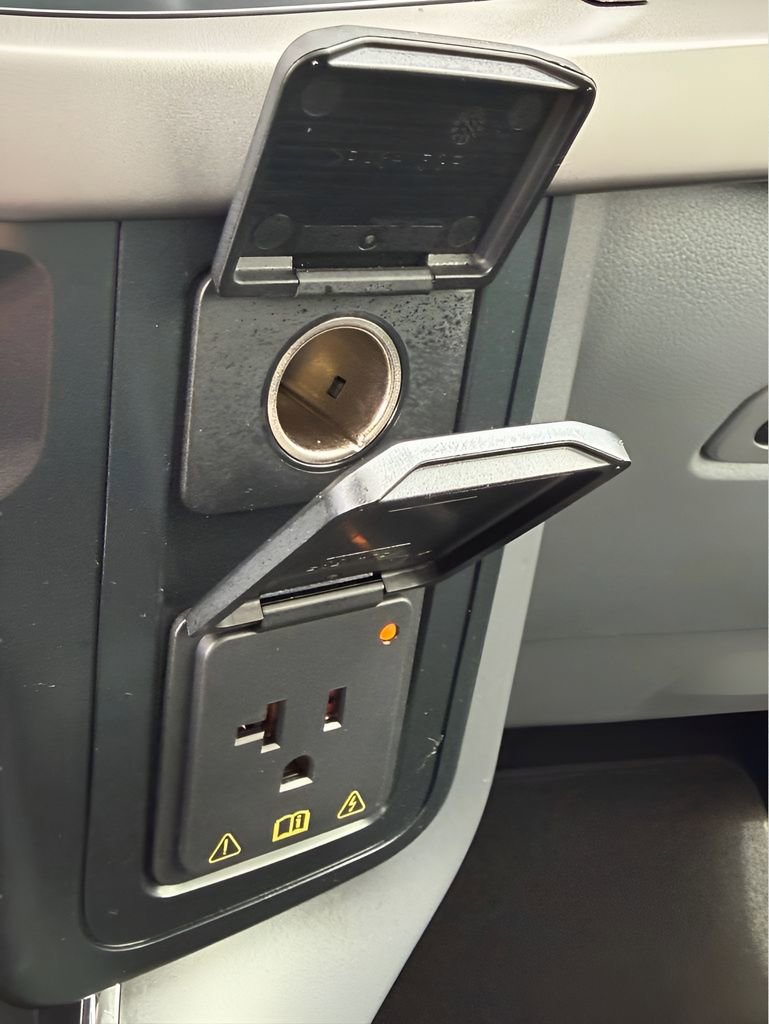 Certified 2025 Ford F150 Lightning XLT AWD/4WD image 14