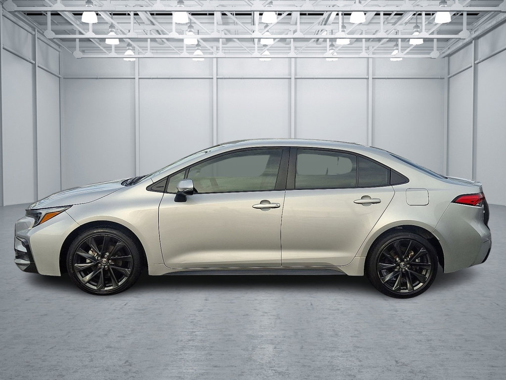 Used 2024 Toyota Corolla SE image 2