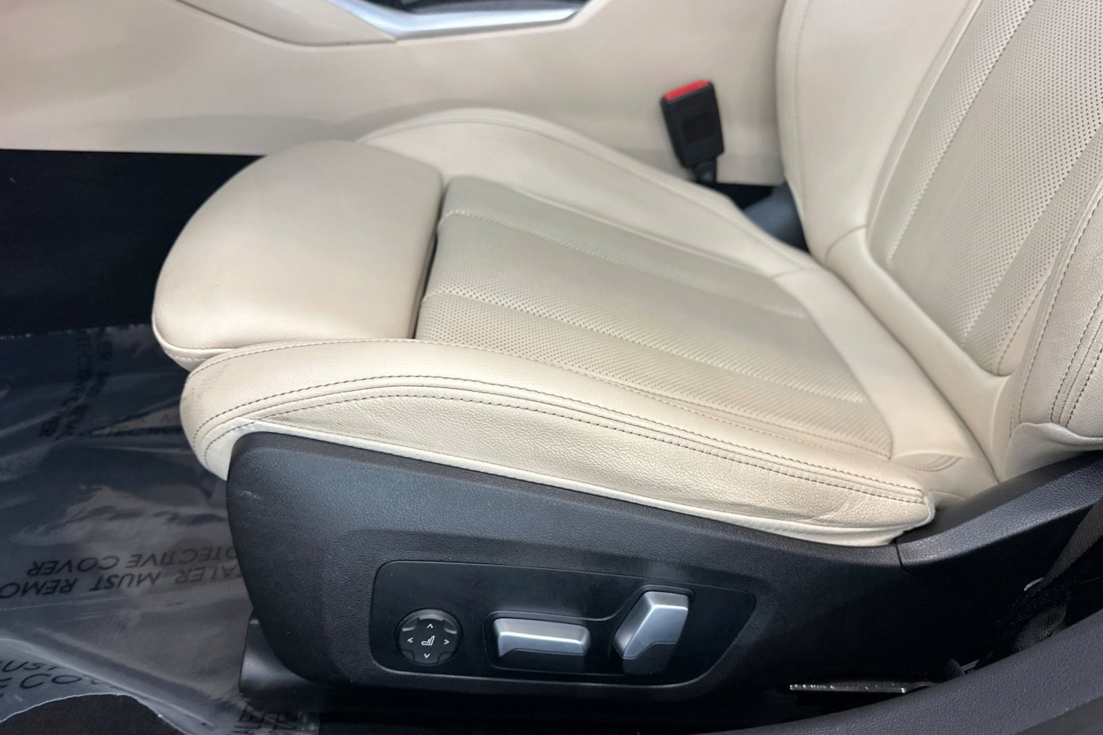 Certified 2023 BMW 330e w/ M Sport Package image 14