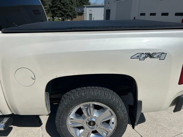 Used 2013 Chevrolet Silverado 1500 LTZ w/ LTZ White Diamond Edition image 7