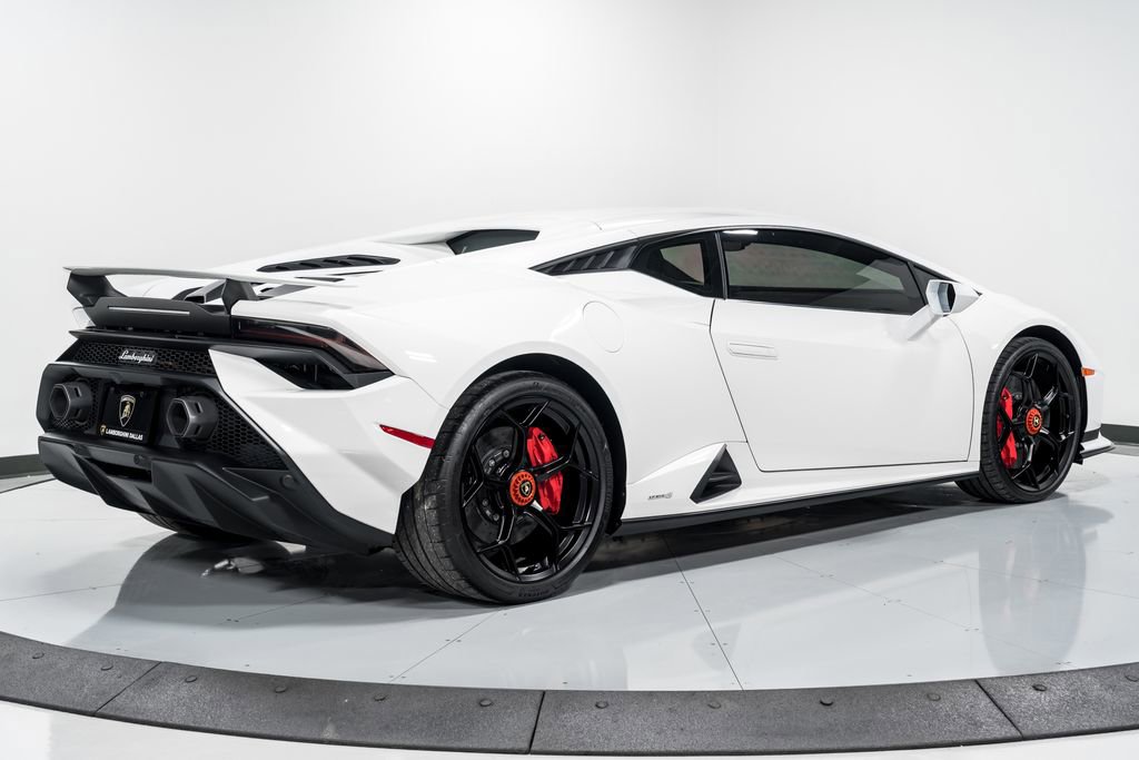 Used 2024 Lamborghini Huracan Tecnica RWD image 3