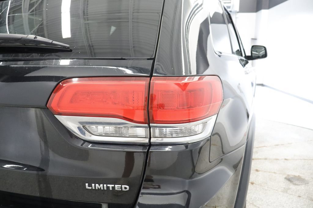 Used 2017 Jeep Grand Cherokee Limited w/ Luxury Group II AWD/4WD image 18
