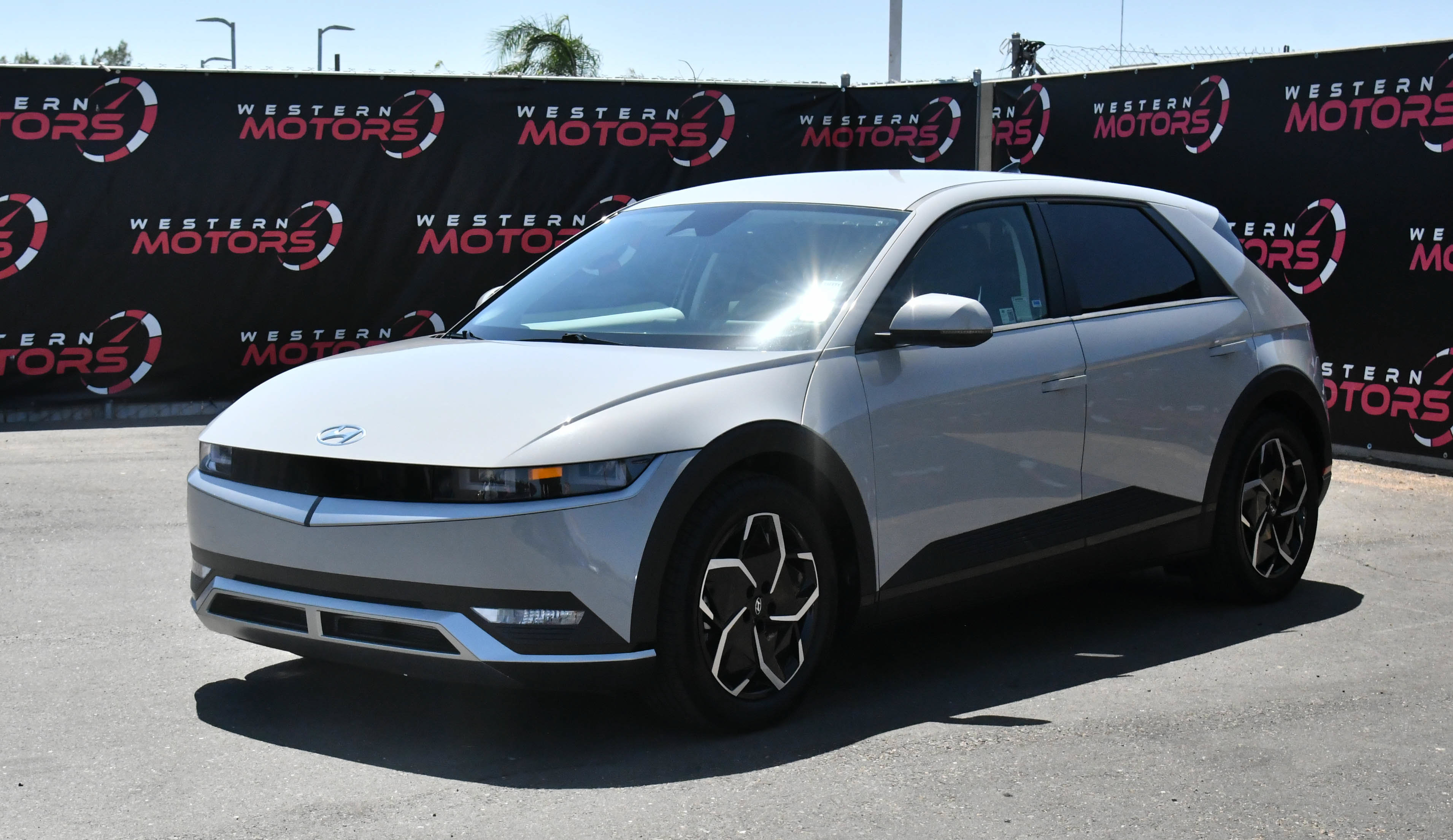 Used 2024 Hyundai Ioniq 5 SE RWD image 3