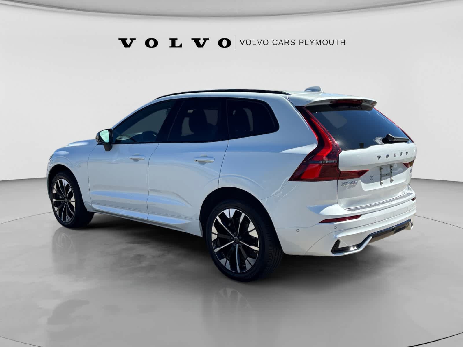 Used 2026 Volvo XC60 B5 Plus AWD/4WD image 5