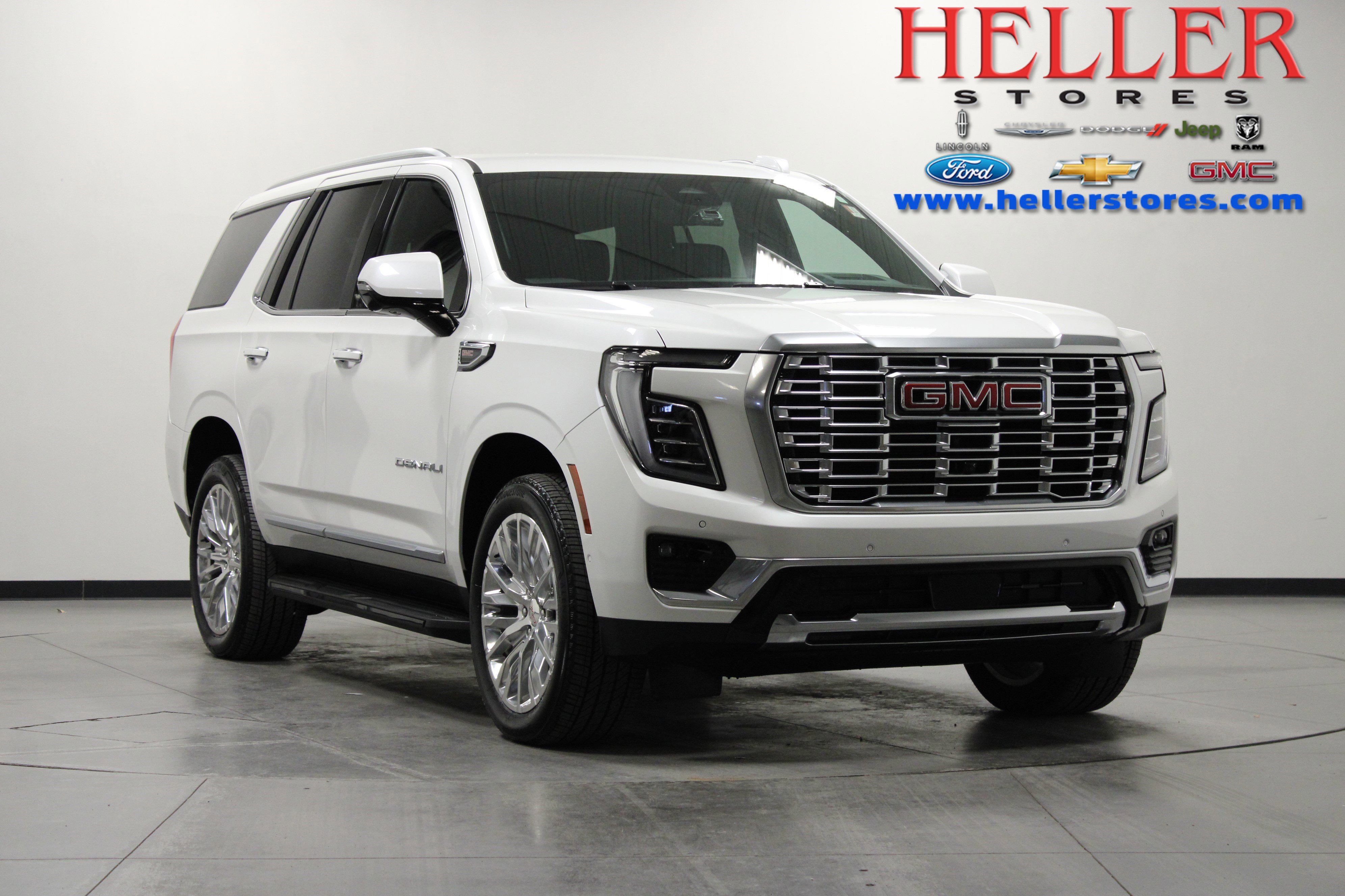Used 2025 GMC Yukon Denali w/ Advanced Technology Package image 1