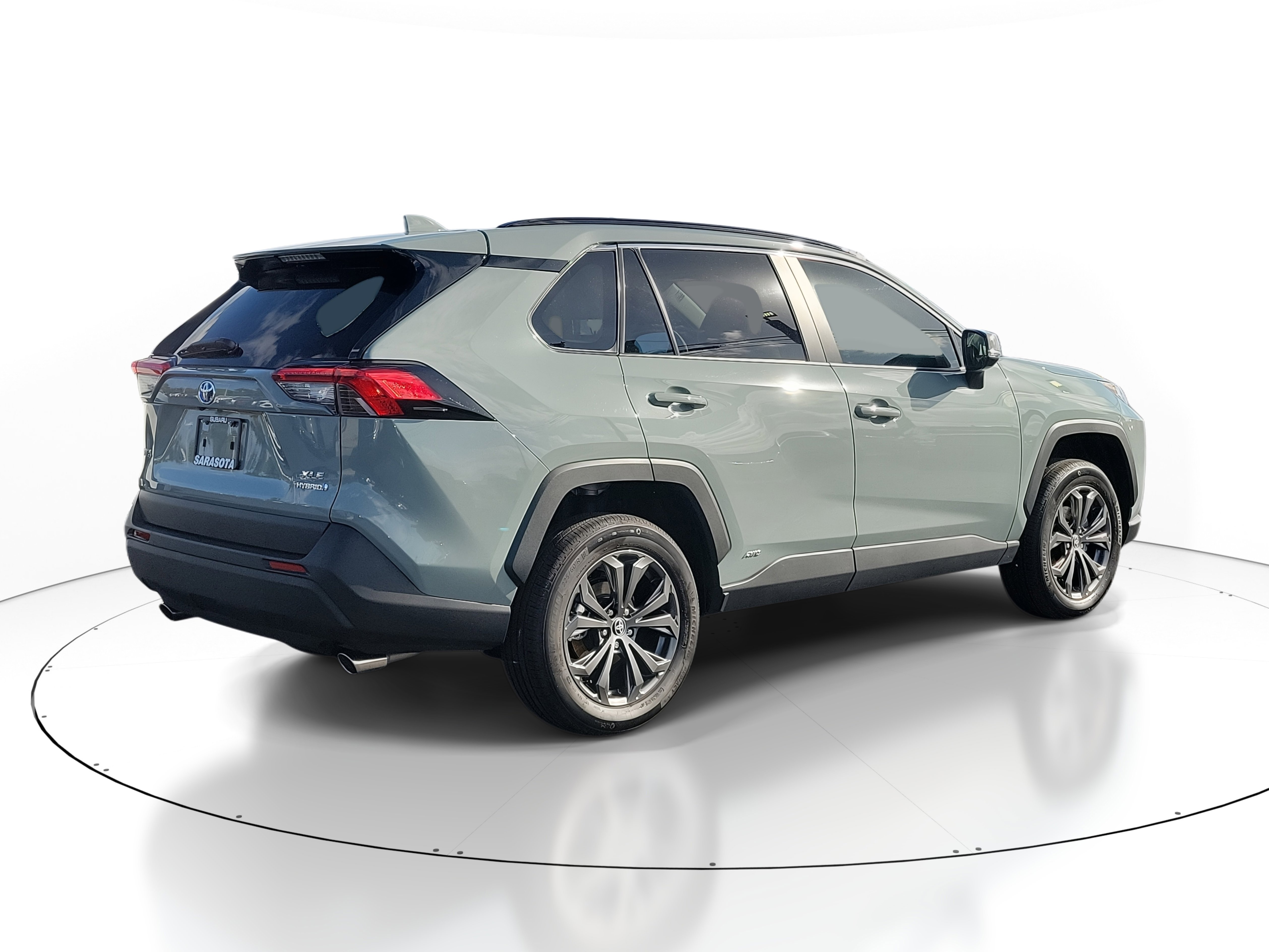 Used 2022 Toyota RAV4 XLE Premium image 6