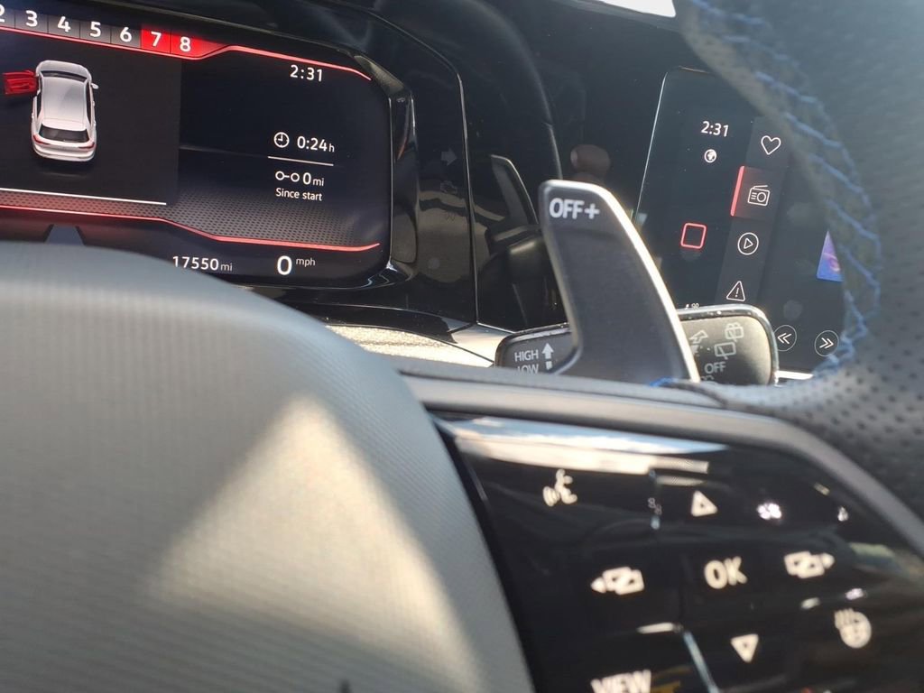 Used 2024 Volkswagen Golf R image 26