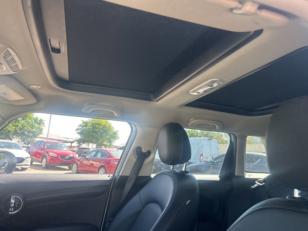 Used 2015 MINI Cooper 4-Door Hardtop FWD image 8