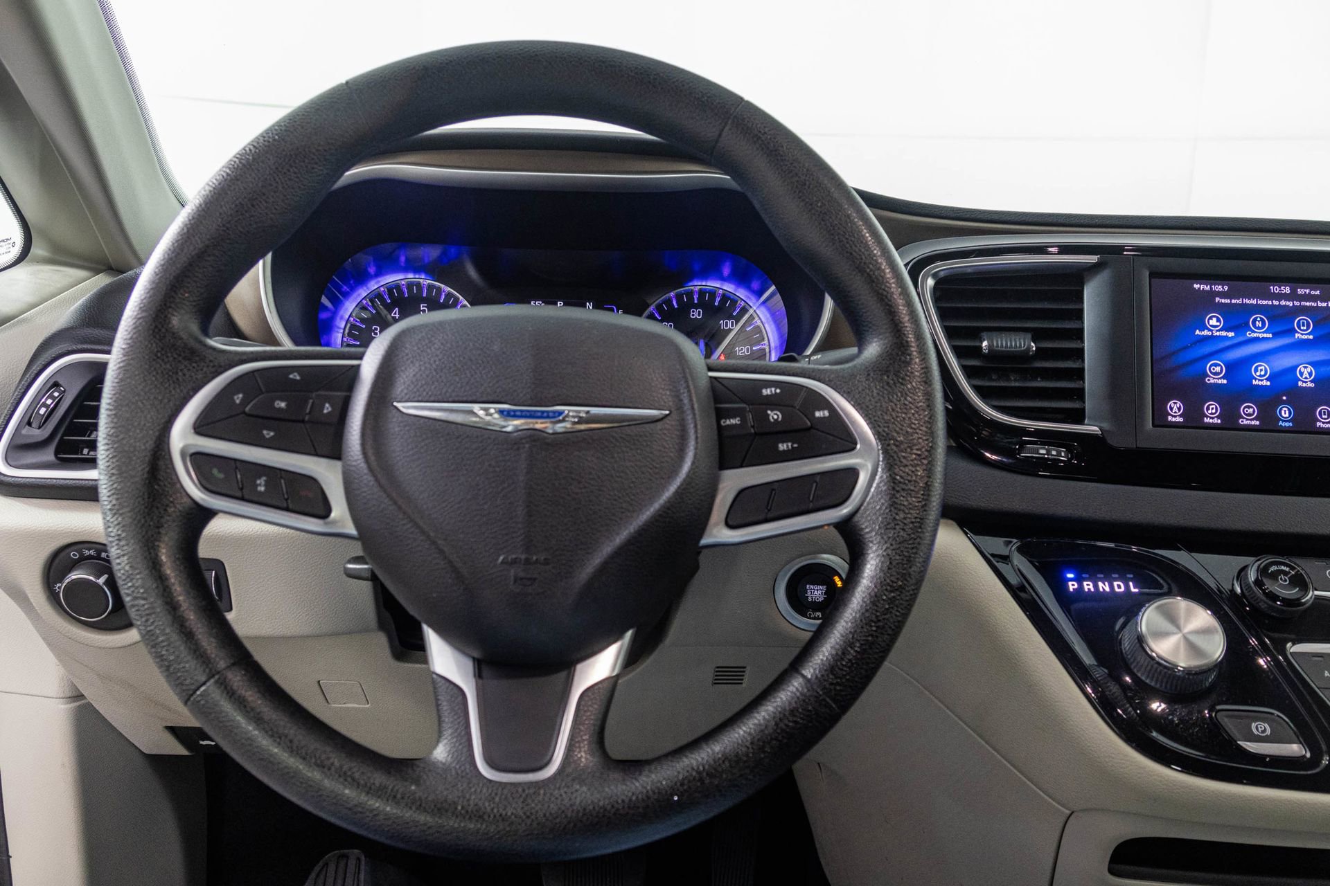 Used 2020 Chrysler Voyager LX FWD image 27