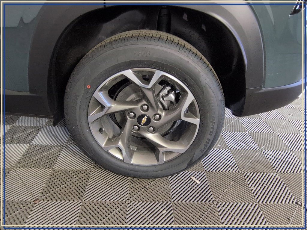 New 2026 Chevrolet Trax LT w/ Driver Confidence Package FWD image 11