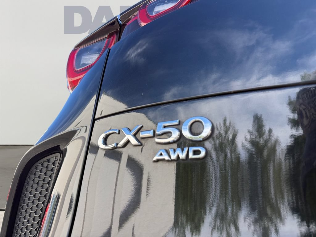 Used 2025 Toyota RAV4 XLE AWD/4WD image 31