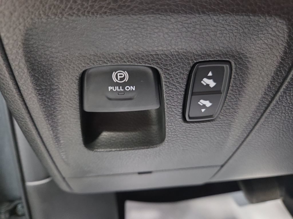 Used 2022 RAM 1500 Laramie AWD/4WD image 36