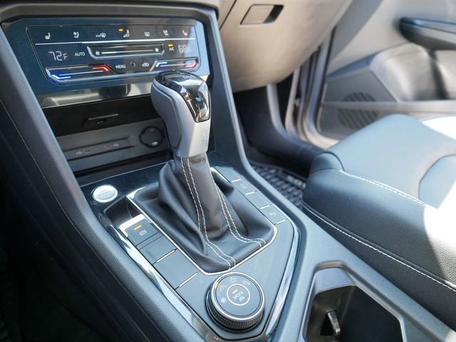 Certified 2025 Volkswagen Taos SEL AWD/4WD image 31