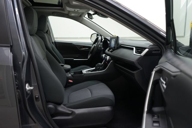 Used 2020 Toyota RAV4 XLE w/ Convenience Package AWD/4WD image 32