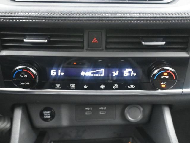 Used 2025 Nissan Rogue SV AWD/4WD image 18