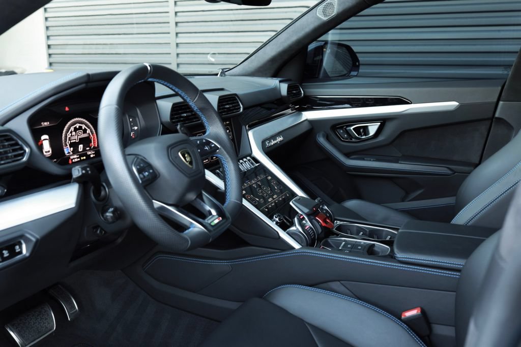 Used 2019 Lamborghini Urus AWD/4WD image 5