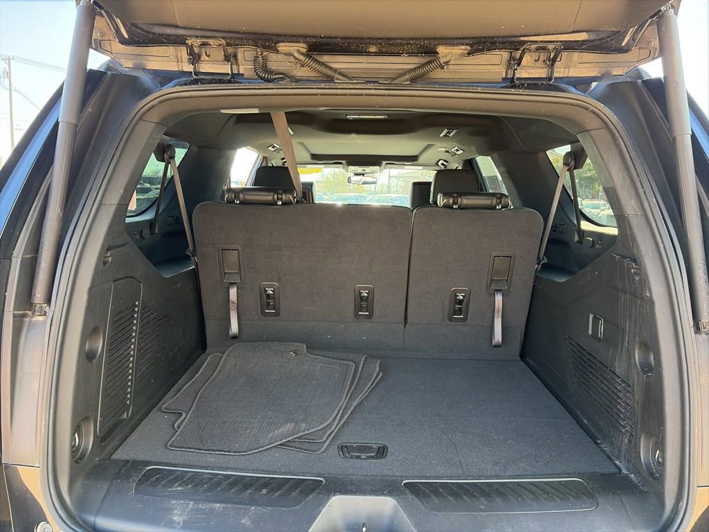Used 2023 GMC Yukon XL SLT image 9