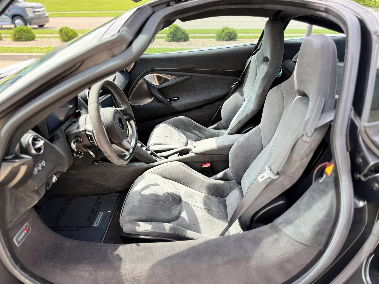 Used 2018 McLaren 720S RWD image 9