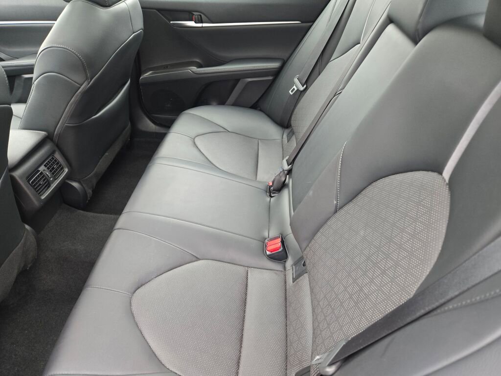 Used 2023 Toyota Camry XSE image 15