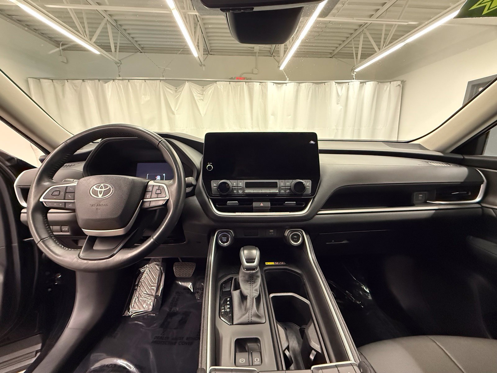 Used 2025 Toyota Grand Highlander AWD image 17
