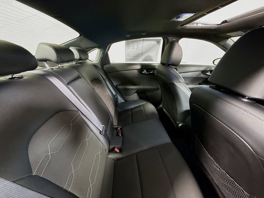Used 2023 Kia Forte GT-Line w/ GT-Line Premium Package FWD image 28