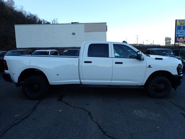 New 2026 RAM 3500 Tradesman image 9