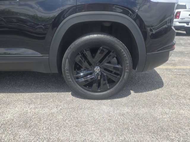 Used 2023 Volkswagen Atlas Cross Sport SE w/ Black Wheel Package AWD/4WD image 6