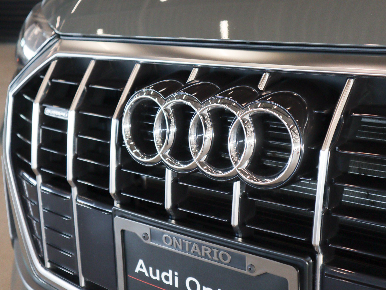 Used 2025 Audi Q3 2.0T Premium w/ Convenience Package AWD/4WD image 30