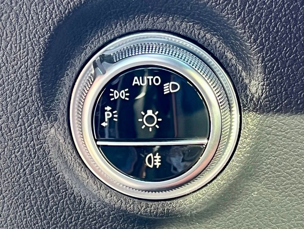 Certified 2023 Mercedes-Benz C 300 4MATIC Sedan image 28